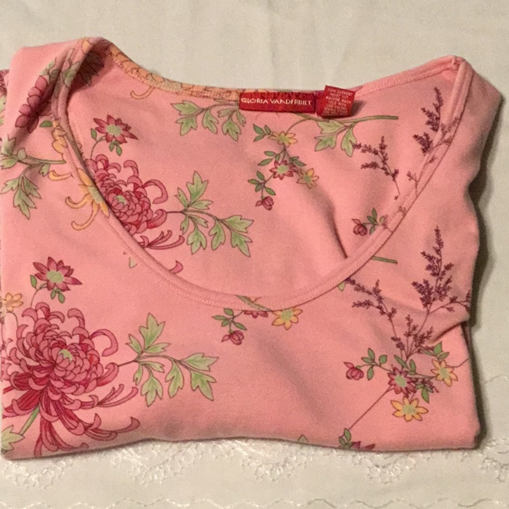 Gloria Vanderbilt scope neck size 2X short sleeves